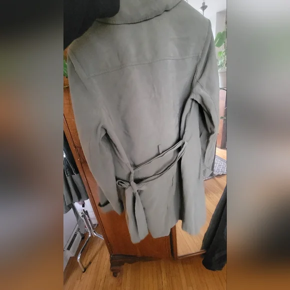 Banana Republic Sage Green Jacket - Picture 2 of 3